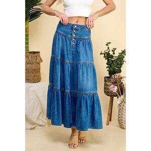 Veveret Front Button 3 tiered Medium Wash Denim Skirt